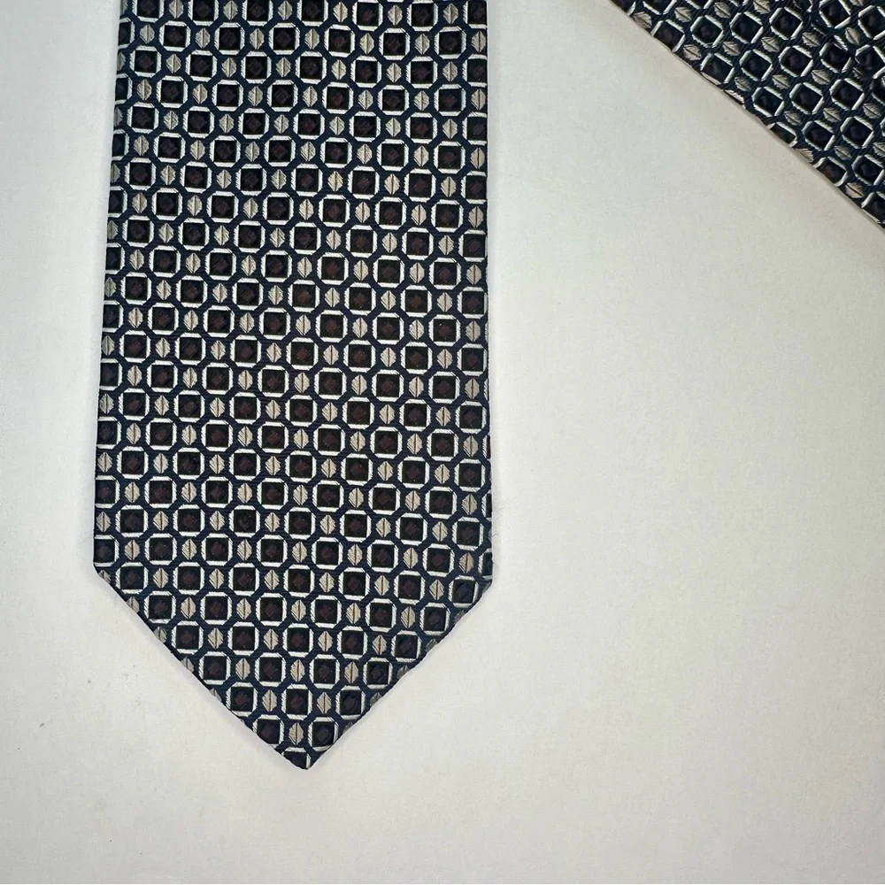Dion Signature Geometric Heavy Silk Handcrafted Classic Black & White Tie - Picture 4 of 6